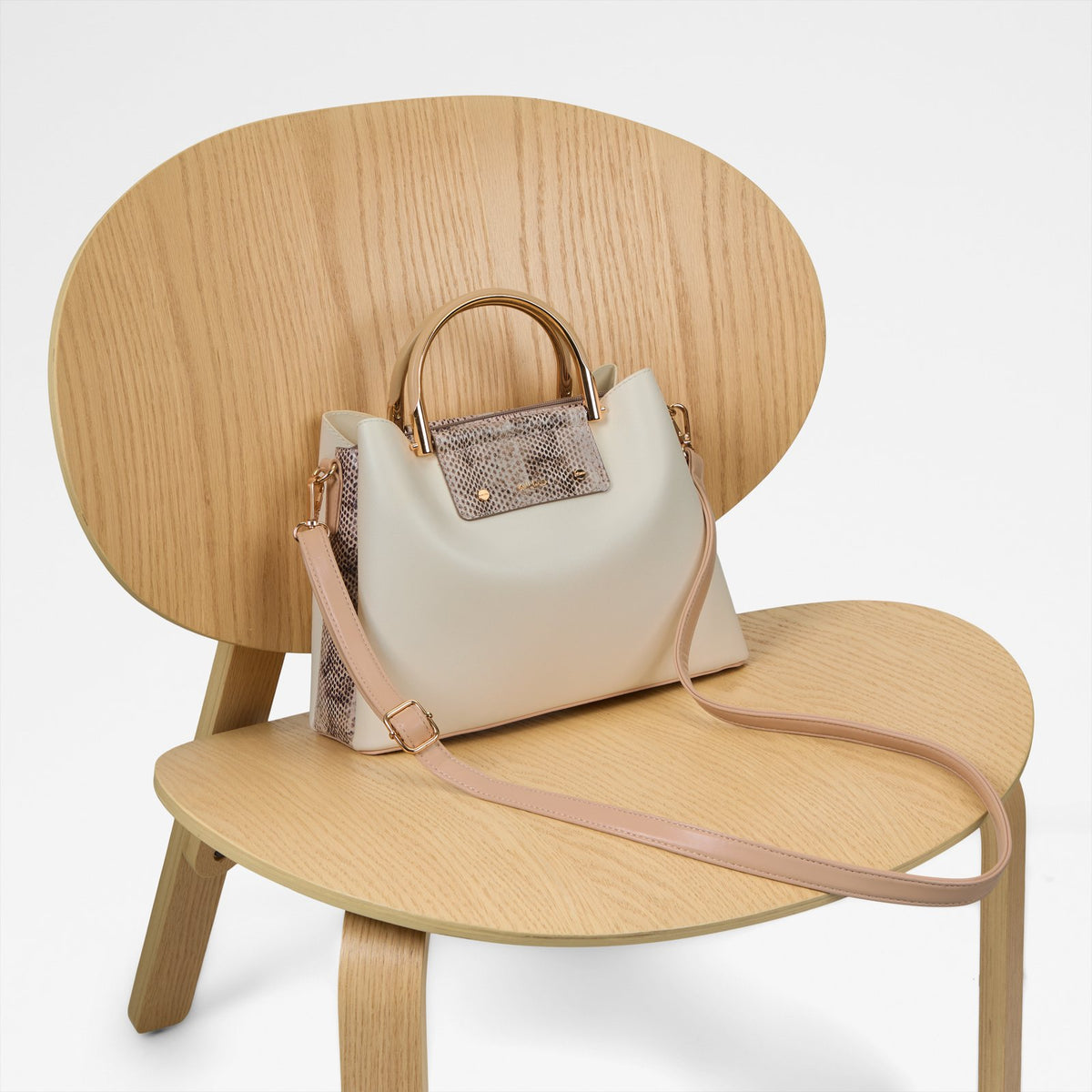 Sloana / حقيبة ساتشل