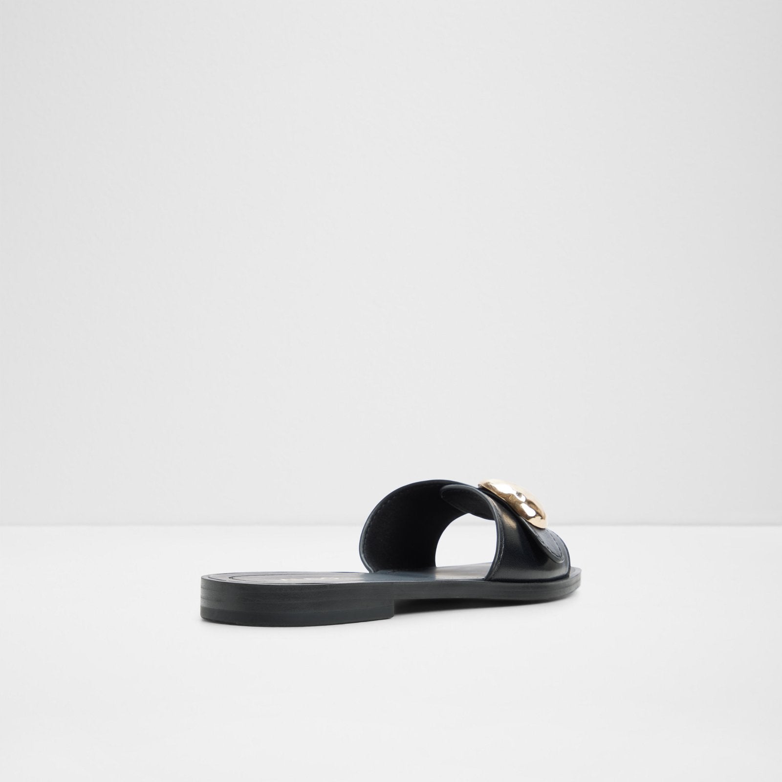 Somer / Flat Sandals