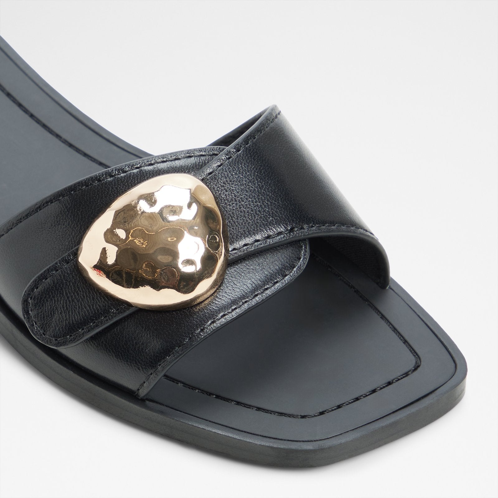 Somer / Flat Sandals
