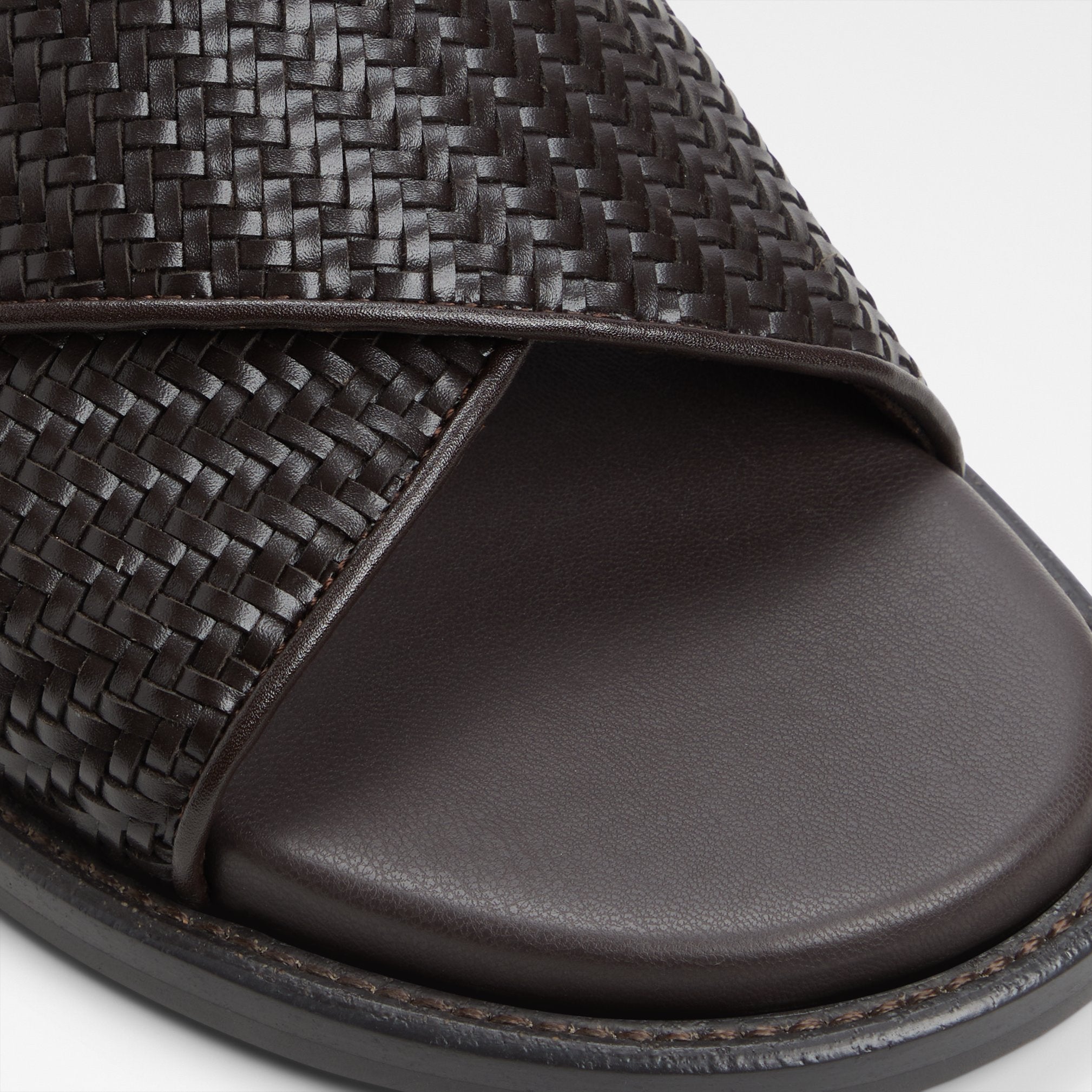 Tarik / Flat Sandals