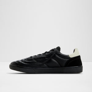 Thepitch / Sneakers