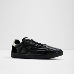 Thepitch / Sneakers