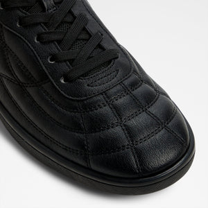 Thepitch / Sneakers