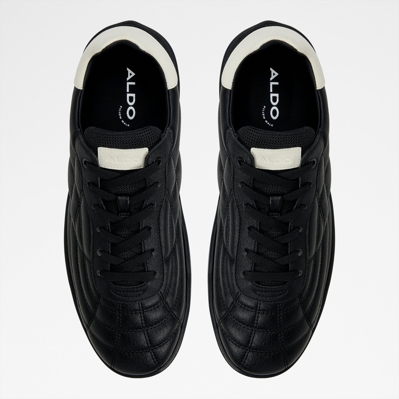 Thepitch / Sneakers