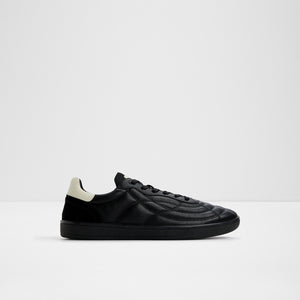 Thepitch / Sneakers