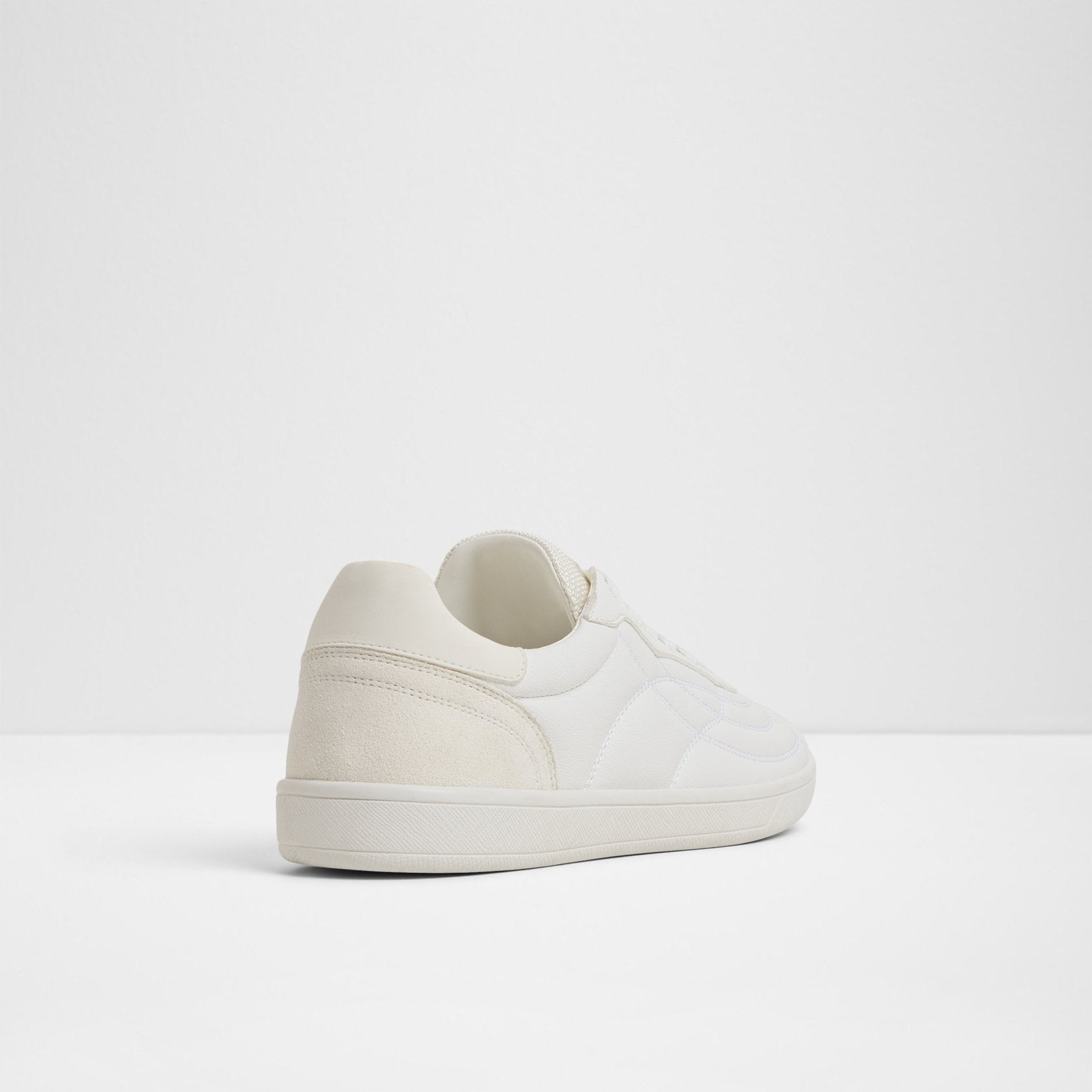Thepitch / Sneakers