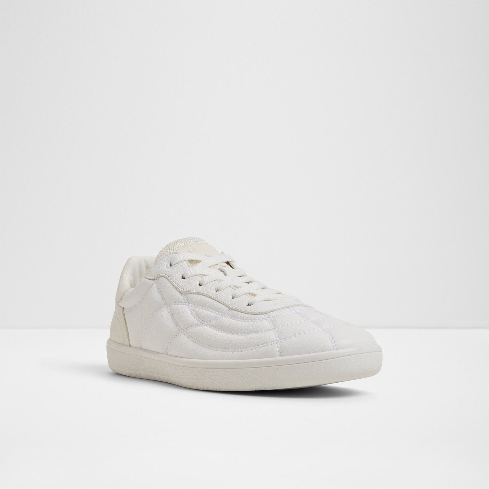 Thepitch / Sneakers