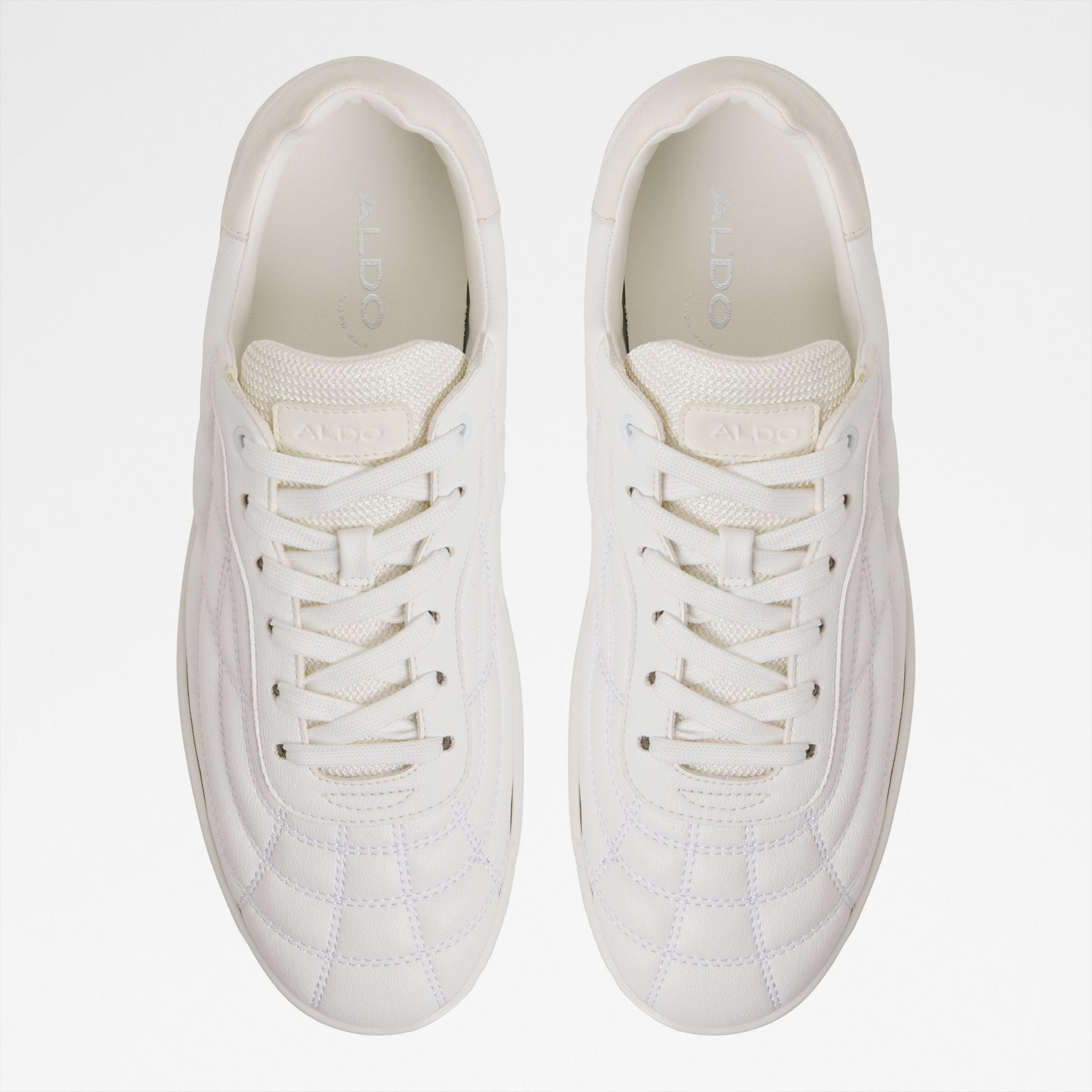 Thepitch / Sneakers