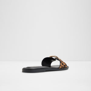 Tidella / Flat Sandals