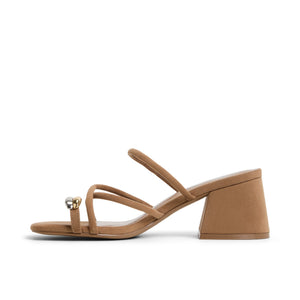 Tulumm / Heeled Sandals