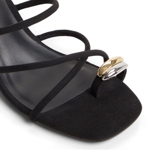 Tulumm / Heeled Sandals