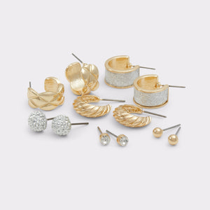 Valamagyn / Accessories