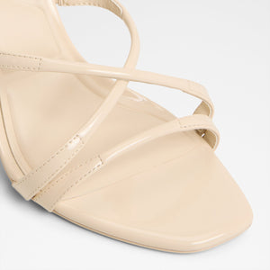 Velaia / Heeled Sandals
