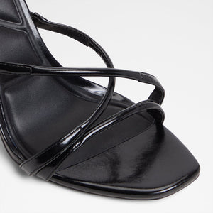 Velaia / Heeled Sandals