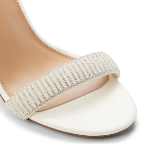 Veloura / Heeled Sandals