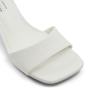 Vicki / Heeled Sandals