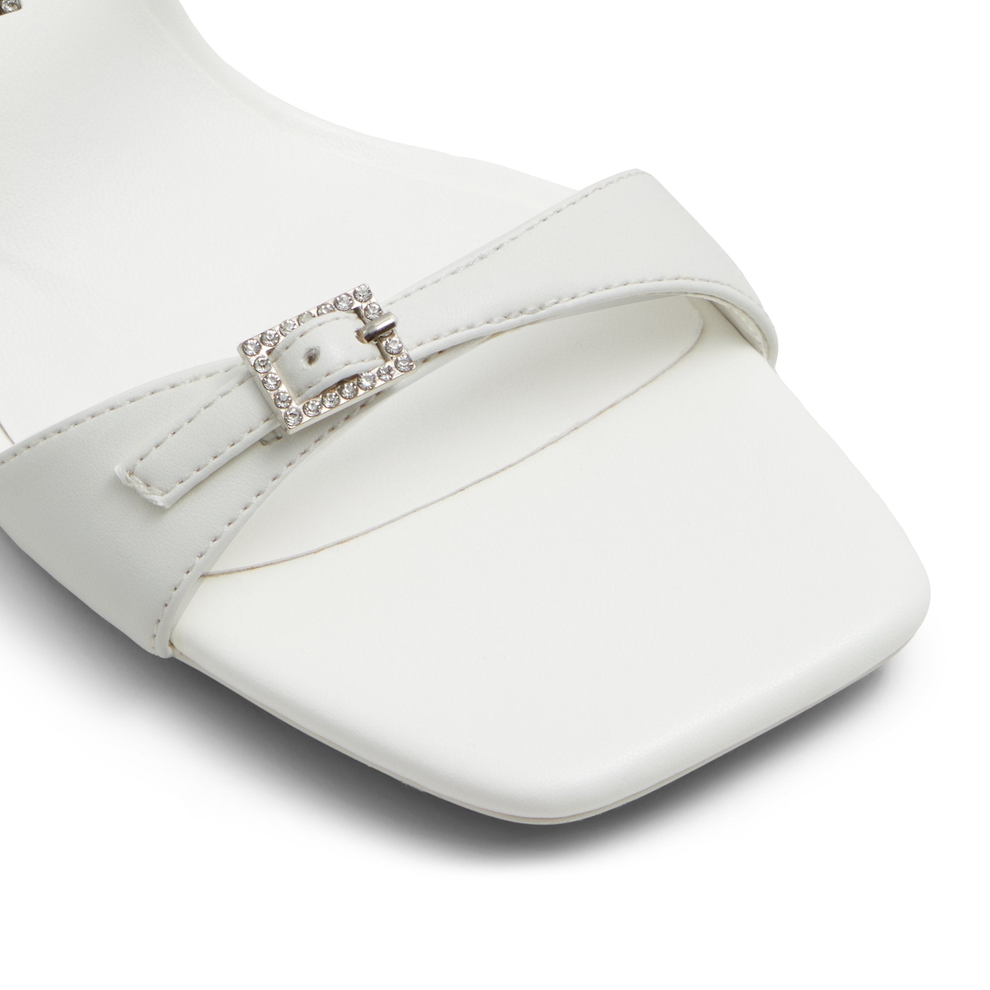 Viviennne / Heeled Sandals