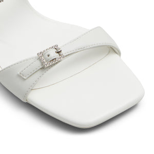 Viviennne / Heeled Sandals