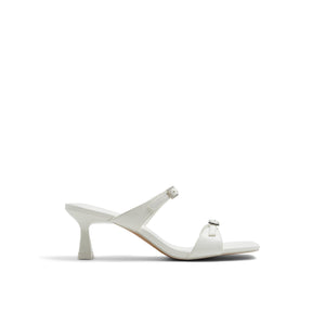 Viviennne / Heeled Sandals