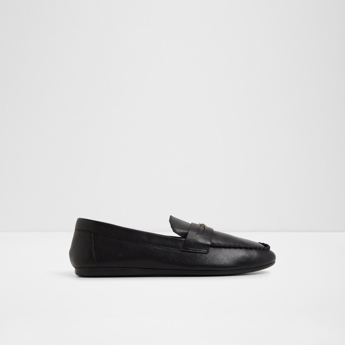 Wylaena / Slip Ons