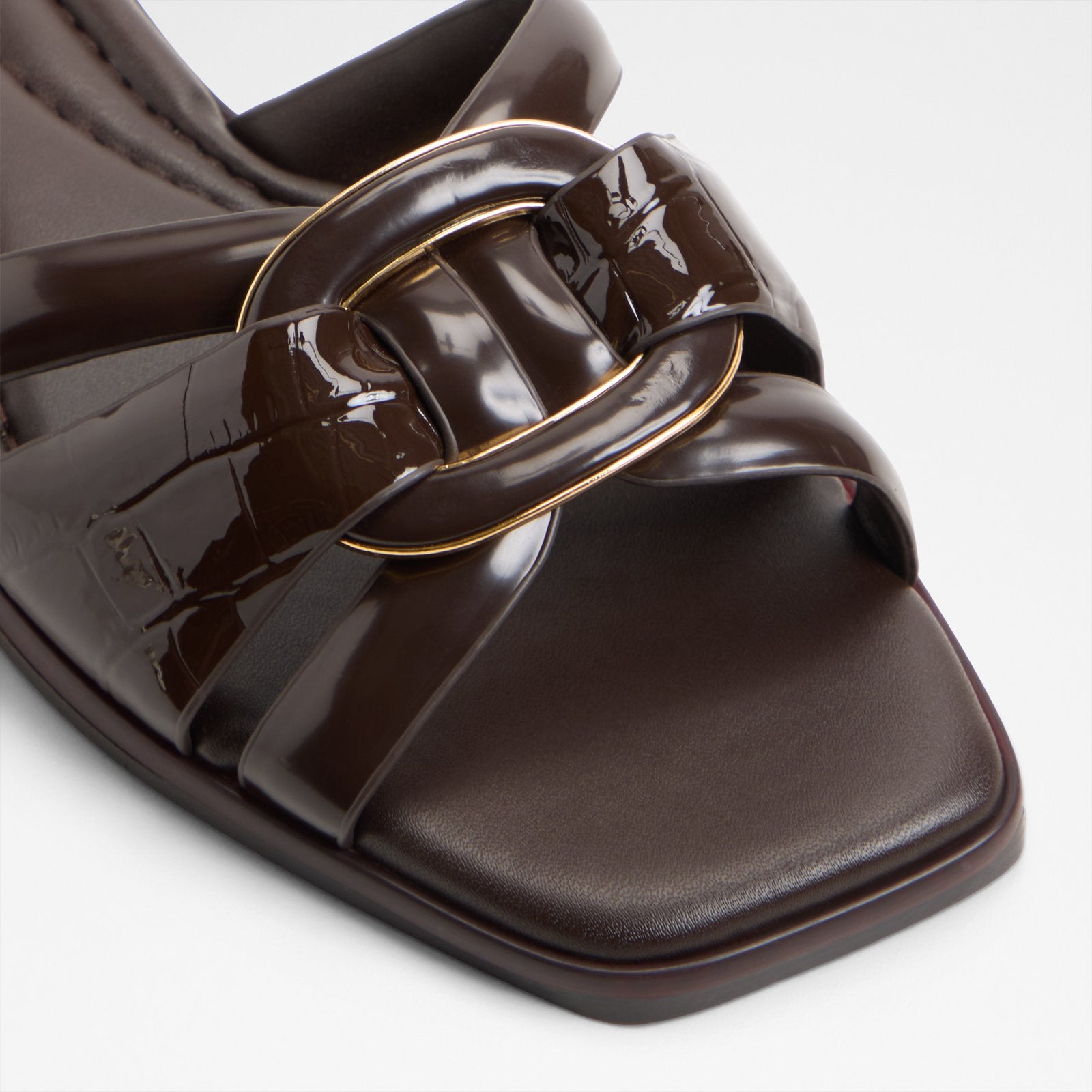 Yesenia / Flat Sandals