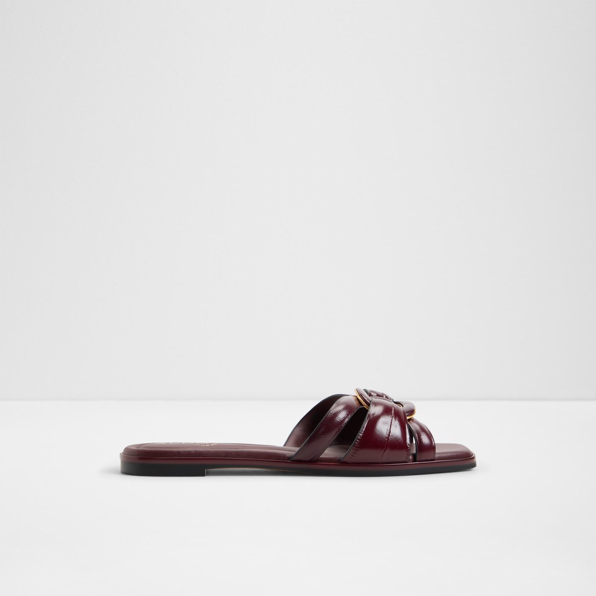 Yesenia / Flat Sandals