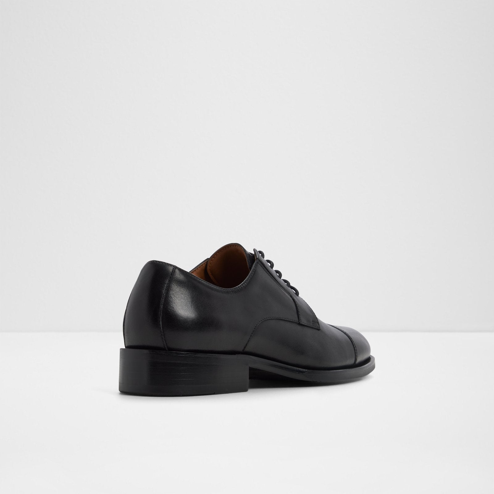 Zanka / Lace Ups