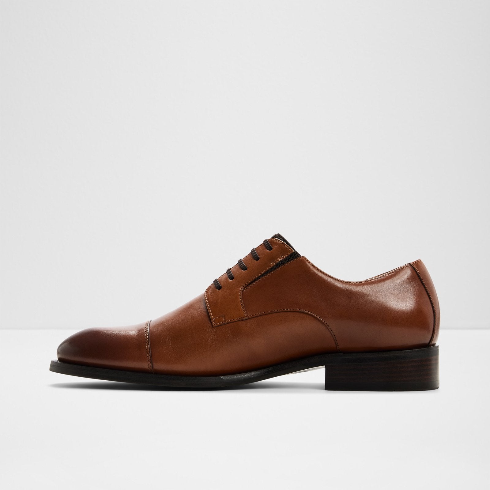 Zanka / Lace Ups