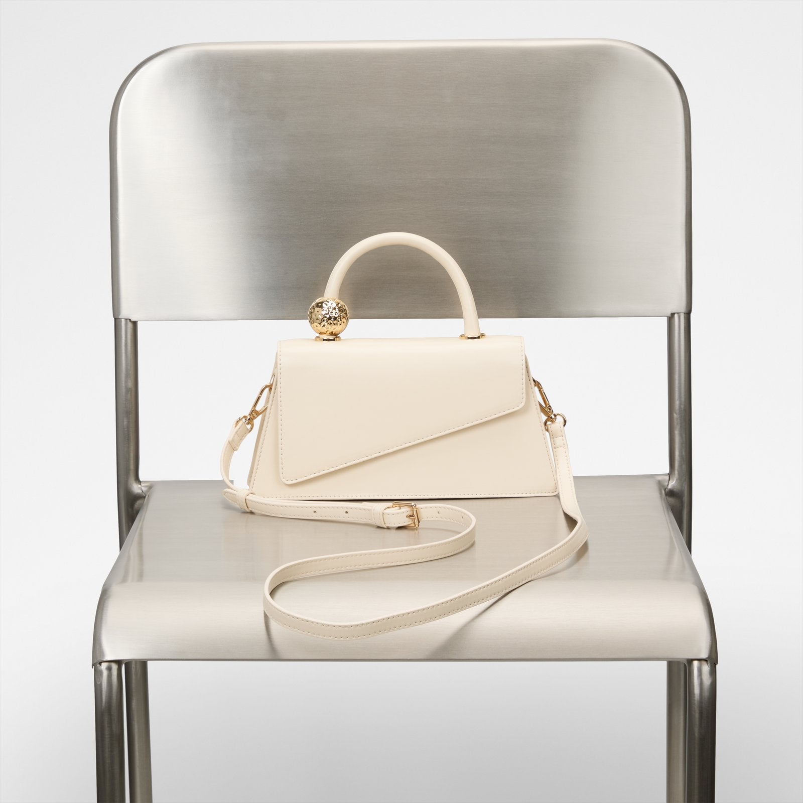 Zarriza / Top Handle
